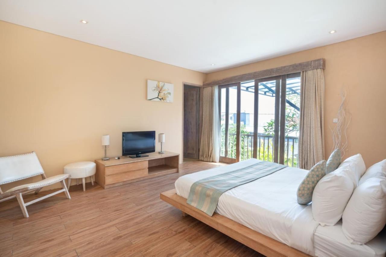 Ewa 1 Villa *